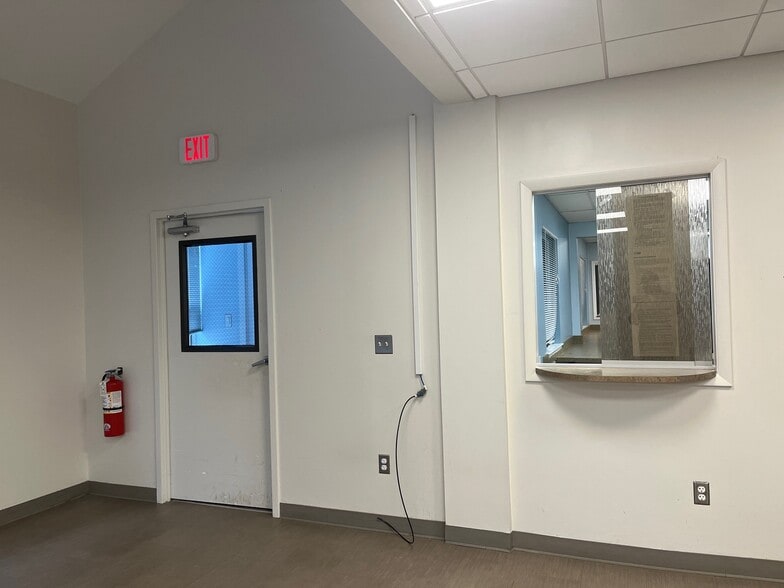 More Photos Of 2101-2107 Klockner Rd, Trenton Medical For Sale