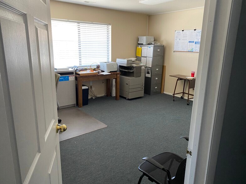 More Photos Of 1455-1463 W Center St, Orem Showroom For Lease