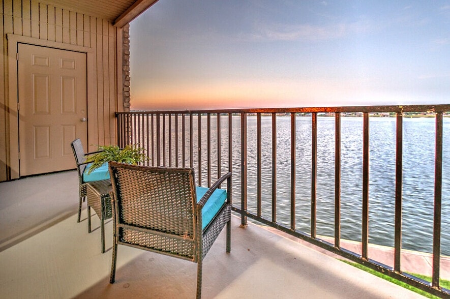 More Photos Of 401 E Pearl St, Granbury Apartments For Sale