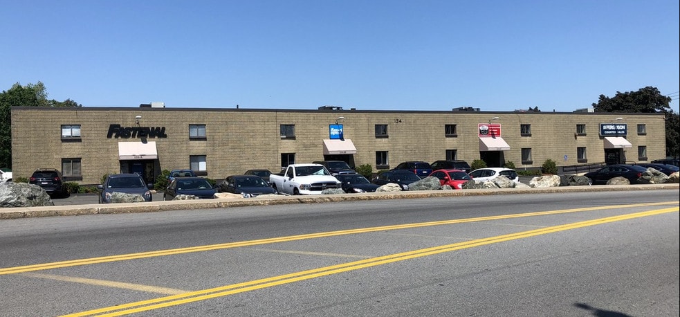 More Photos Of 134 New Boston St, Woburn Warehouse For Lease