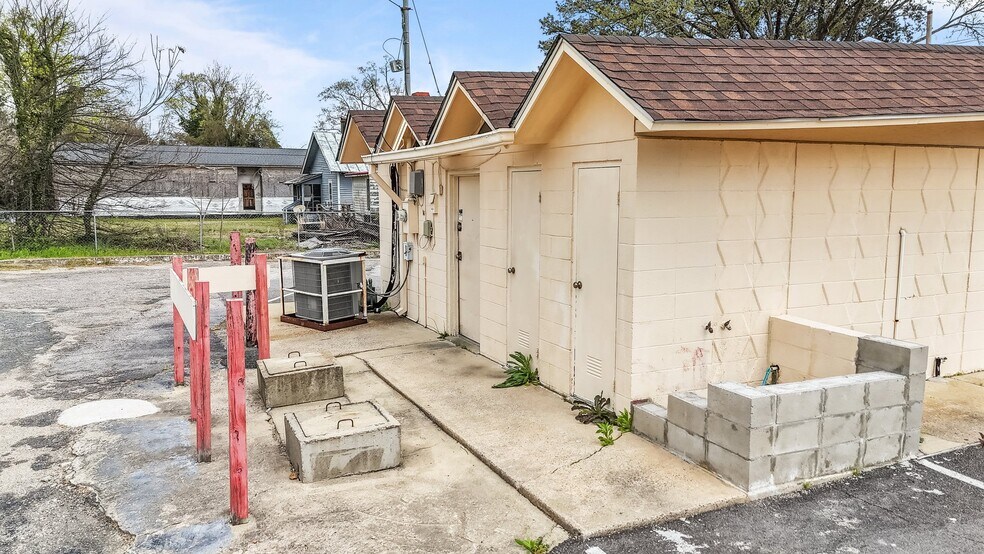 More Photos Of 415 S John St, Goldsboro Restaurant For Sale