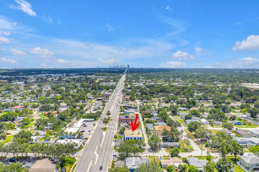 More Photos Of 8440 4th St N, Saint Petersburg Freestanding For Lease