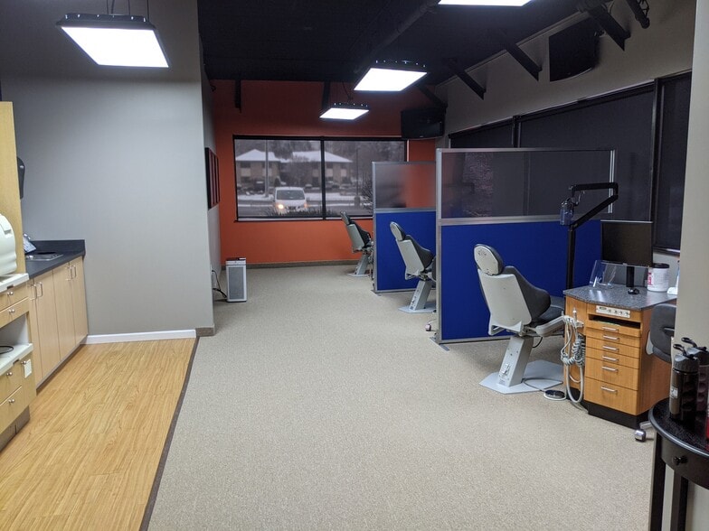 More Photos Of 800 Ayrault Rd, Fairport Medical For Lease
