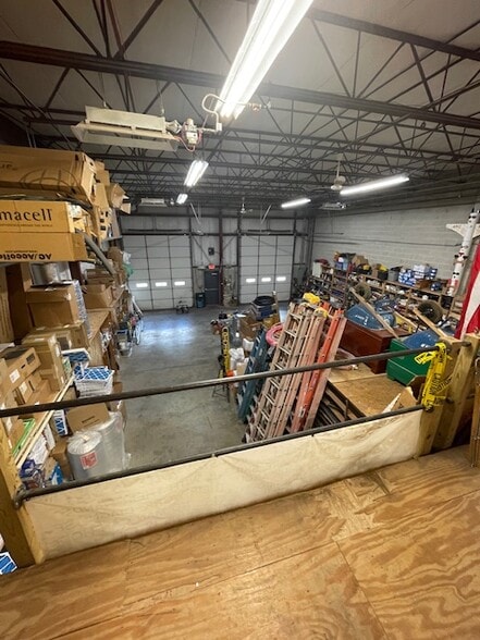 More Photos Of 6181 Kellers Church Rd, Plumsteadville Light Distribution For Sale