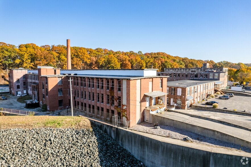 More Photos Of 292 E School St, Woonsocket Manufacturing For Lease