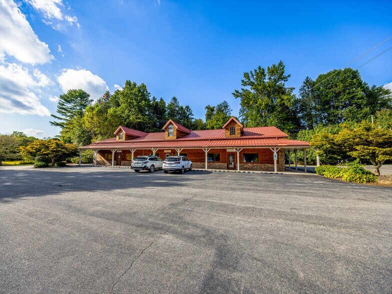More Photos Of 271 Old Barn Rd, Hendersonville Medical For Sale