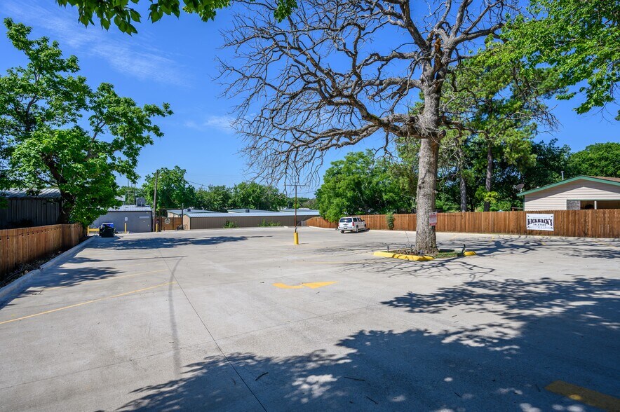 More Photos Of 1721 S Armstrong Ave, Denison Restaurant For Sale