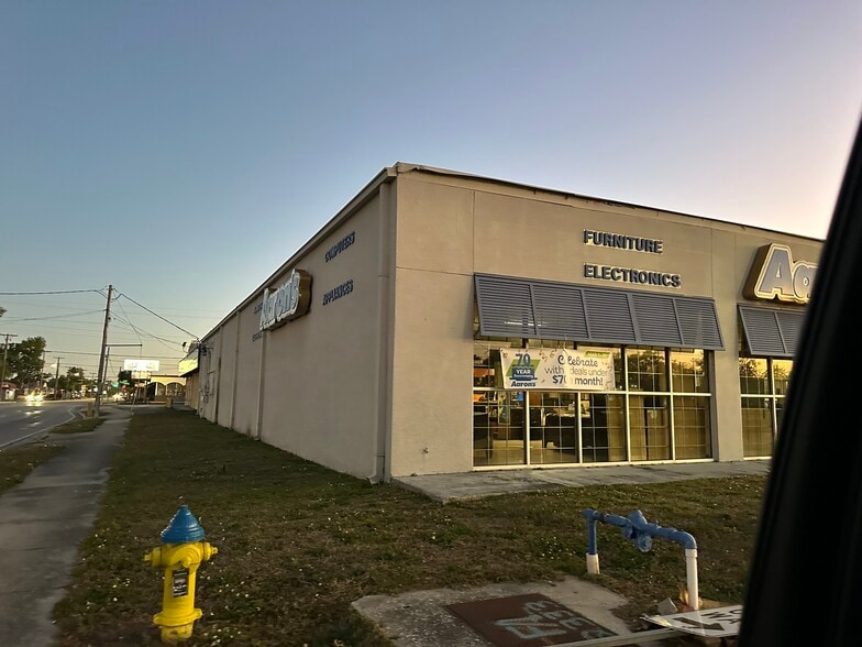 More Photos Of 5501 N Armenia Ave, Tampa Freestanding For Lease