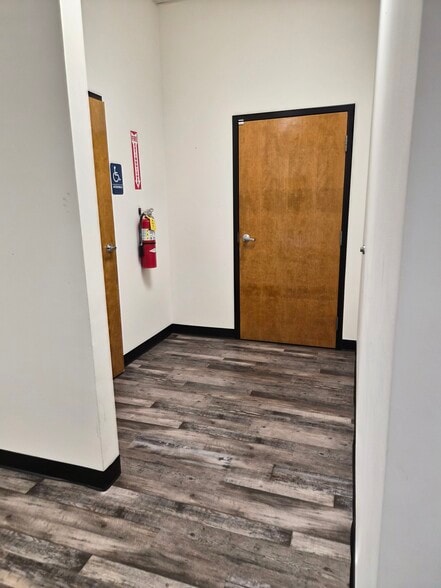More Photos Of 470 Satellite Blvd NE, Suwanee Warehouse For Lease