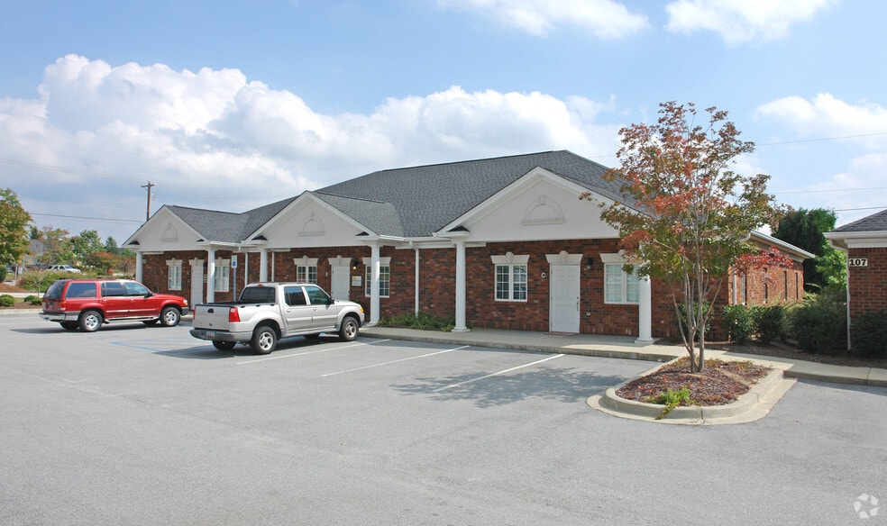 More Photos Of 105 Vista Oaks Dr, Lexington Office For Sale