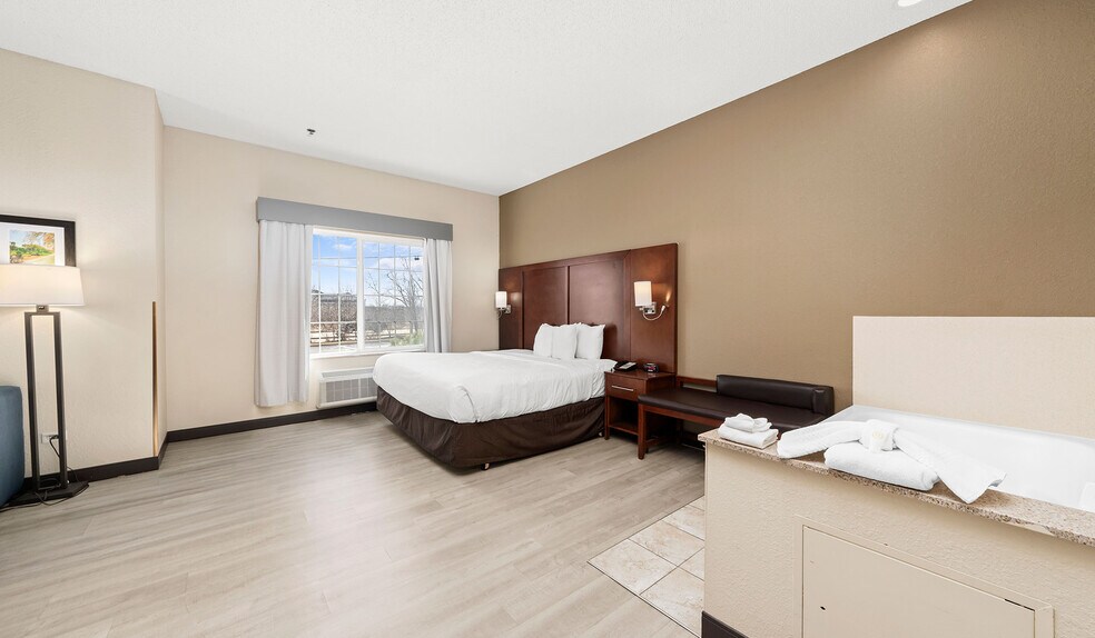 More Photos Of 1775 E Belvidere Rd, Grayslake Hotel For Sale