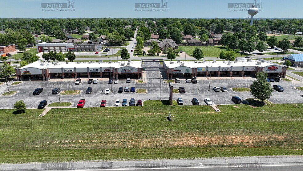 Primary Photo Of 701-703 N McCroskey St, Nixa Unknown For Lease