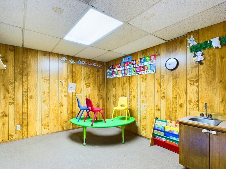 More Photos Of 4456 Manzanita Ave, Clearlake Storefront Retail Office For Sale