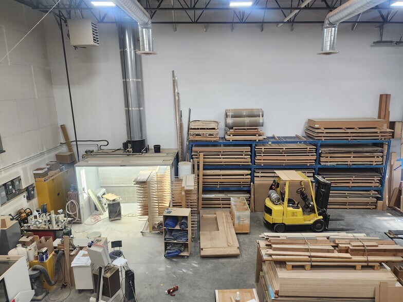 More Photos Of 7252 River Pl, Mission Warehouse For Sale