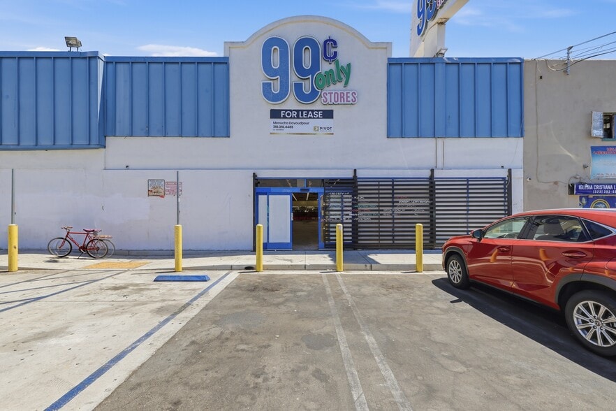 Primary Photo Of 6745 Van Nuys Blvd, Van Nuys Storefront Retail Office For Lease