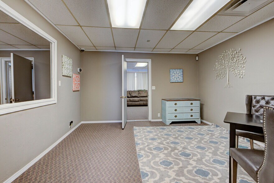 More Photos Of , El Reno Office For Sale