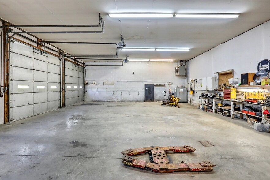 More Photos Of 16 Sloop Hill Rd, New Windsor Township Warehouse For Sale