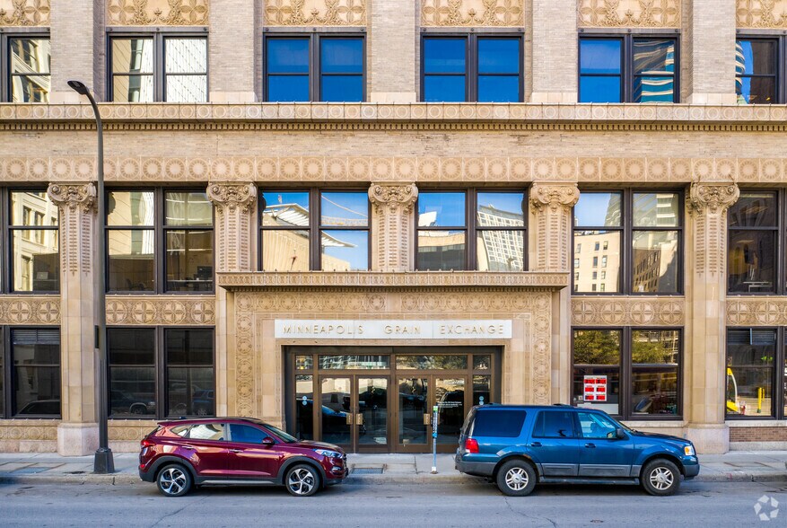 More Photos Of 400 S 4th St S, Minneapolis Office For Lease