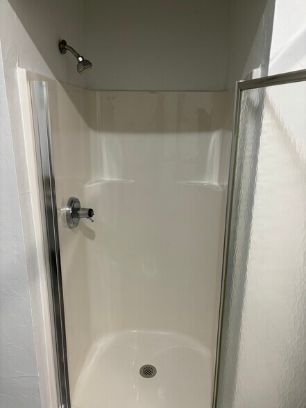 More Photos Of 817 Irish Ln, Edmond Office For Lease