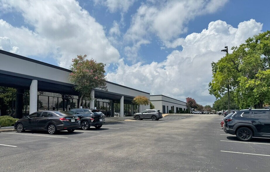 More Photos Of 2391 NE Loop 410, San Antonio Unknown For Lease