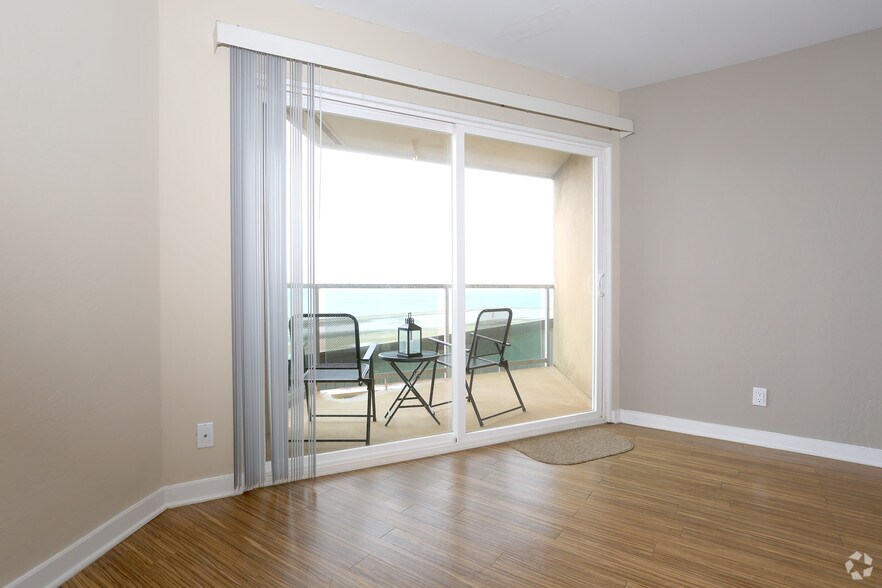 More Photos Of 380 Esplanade Ave, Pacifica Apartments For Sale