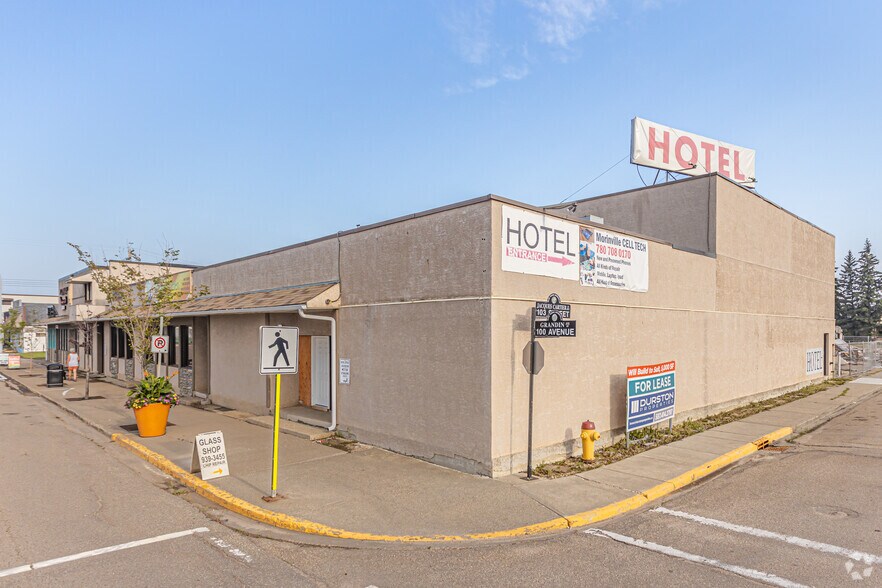 More Photos Of 10219 100th Ave, Morinville Storefront For Sale