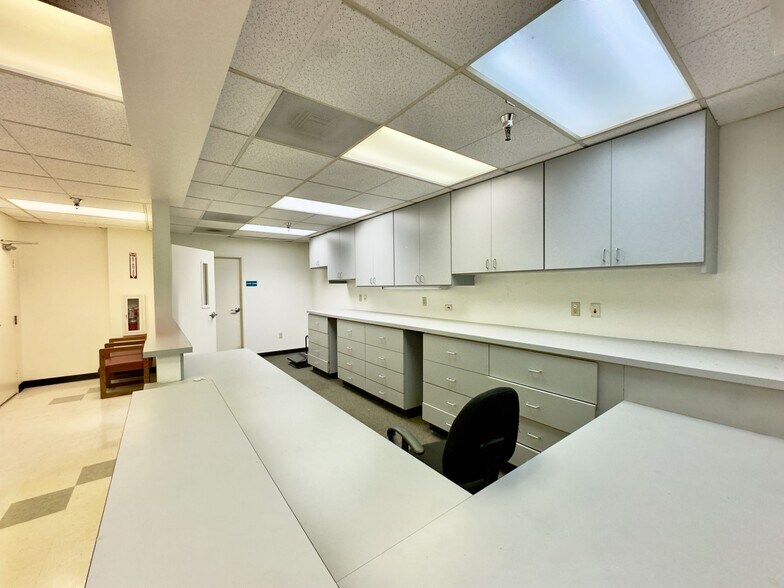 More Photos Of 887 E 2nd St, Pomona Medical For Lease