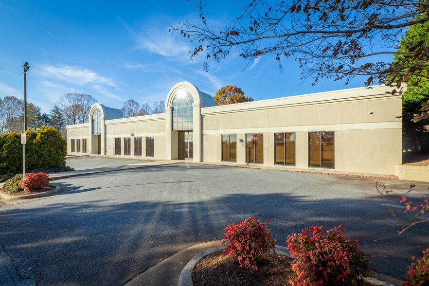 More Photos Of 1270 25th Street Pl SE, Hickory Medical For Lease