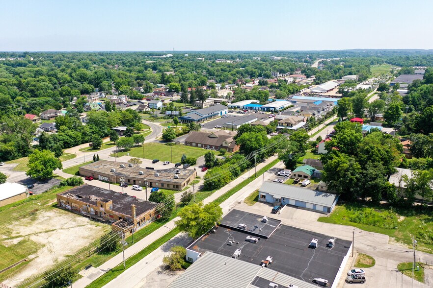 More Photos Of 700 S College Ave, Bloomington Office For Sale