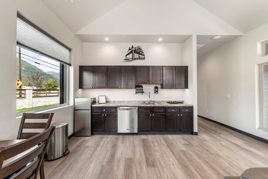 More Photos Of 4002 Boyer rd, Sandpoint Self Storage For Sale