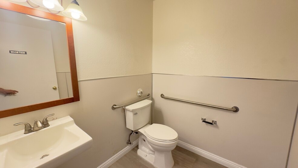 More Photos Of 1100-1160 E Route 66, Glendora Office For Lease