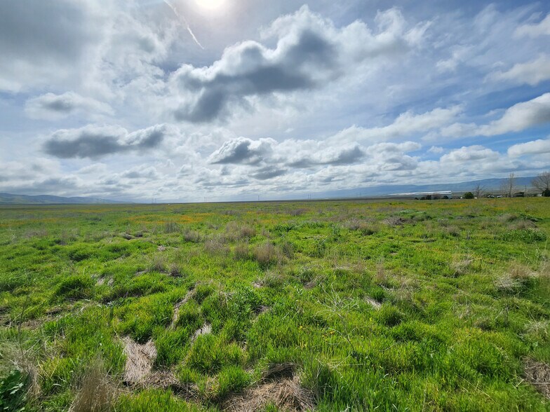 More Photos Of 0 Asilomar Trail, Santa Margarita Land For Sale