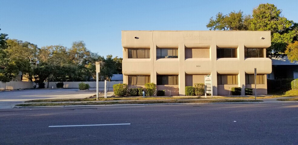 More Photos Of 912 Drew St, Clearwater Office For Lease