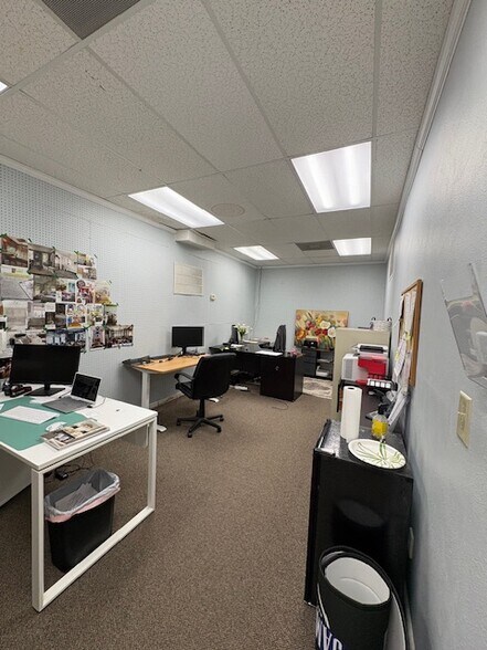 More Photos Of 16824 Gunn Hwy, Odessa Storefront Retail Office For Lease