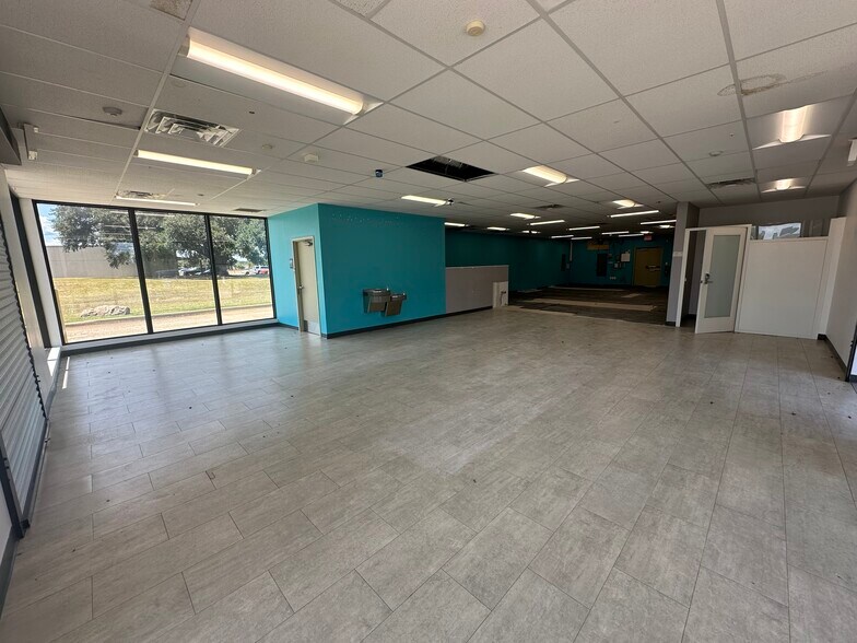 More Photos Of 1329 S Jackson St, Jacksonville Drugstore For Lease