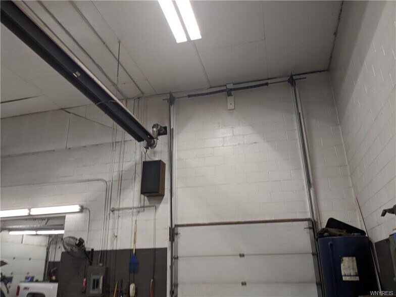 More Photos Of 3106 Walden Ave, Depew Auto Repair For Sale