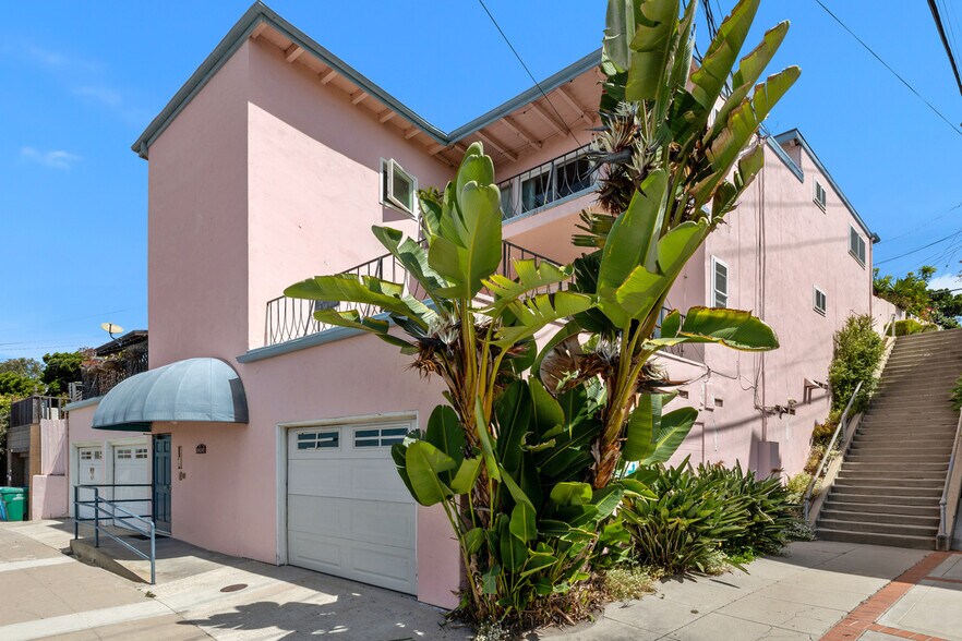 Primary Photo Of 2801-2807 Columbia St, San Diego Apartments For Sale