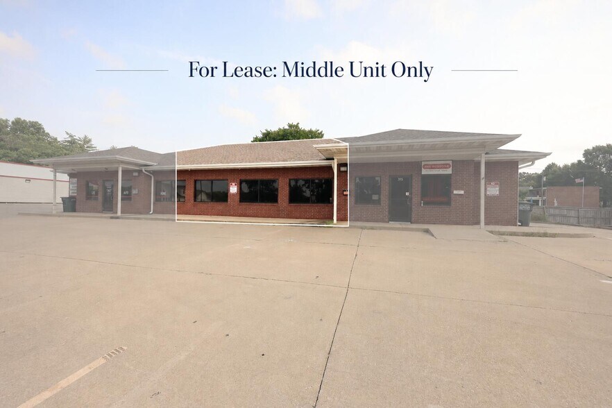 More Photos Of 315-319 W 4th St, Fulton Storefront Retail Office For Lease