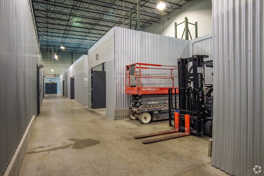 More Photos Of 2700 Louis Henna Blvd, Round Rock Warehouse For Lease