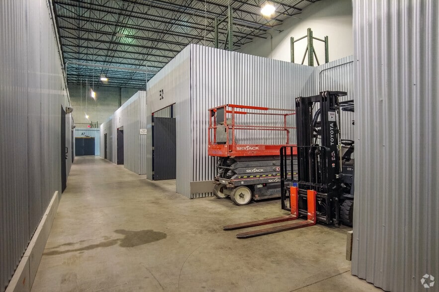 More Photos Of 2700 Louis Henna Blvd, Round Rock Warehouse For Lease