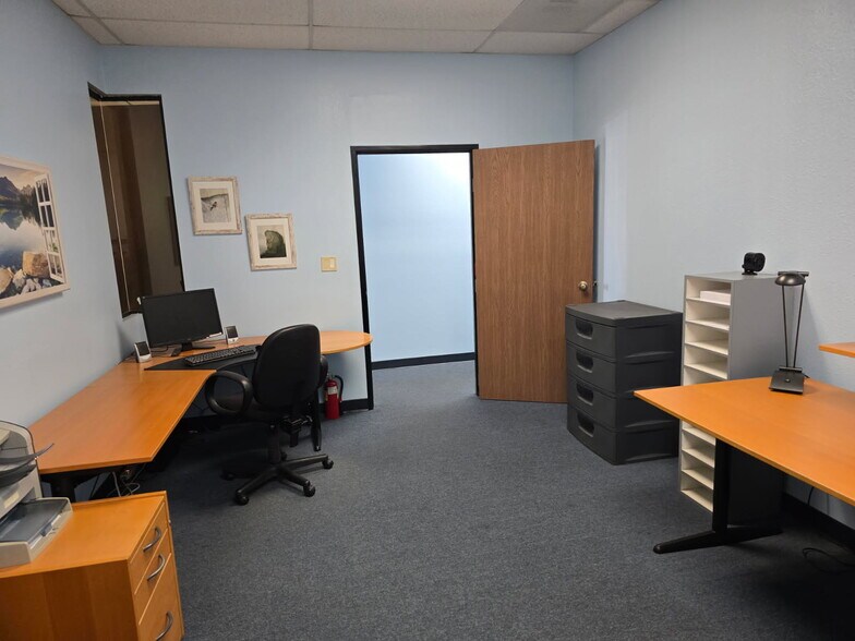 More Photos Of 15540 Rockfield Blvd, Irvine Research And Development For Lease