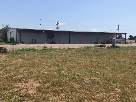 Primary Photo Of 3016 N Twin City Hwy, Nederland Warehouse For Sale
