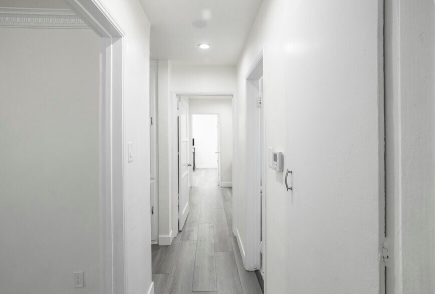 More Photos Of 14413 Firmona Ave, Lawndale Office Residential For Lease