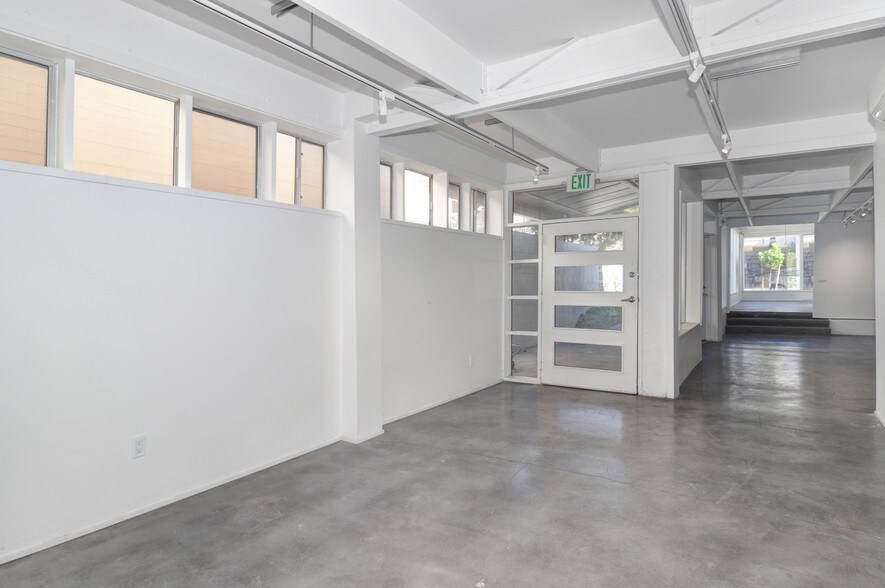 More Photos Of 687-691 S Coast Hwy, Laguna Beach Storefront Retail Office For Sale