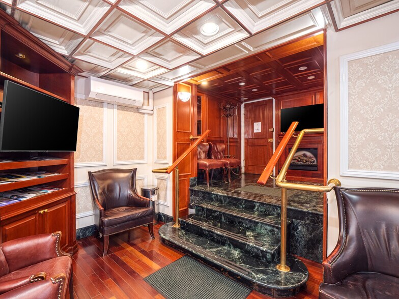 More Photos Of 44-50 E 72nd St, New York Apartments For Lease