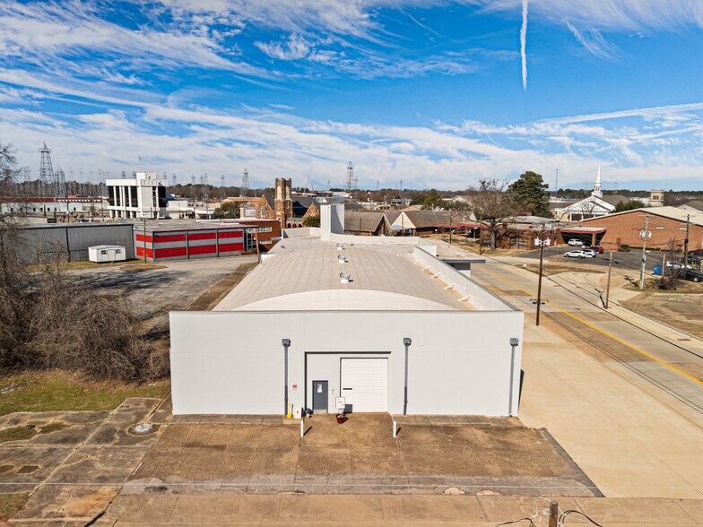 More Photos Of 500 E Main St, Kilgore Office For Sale