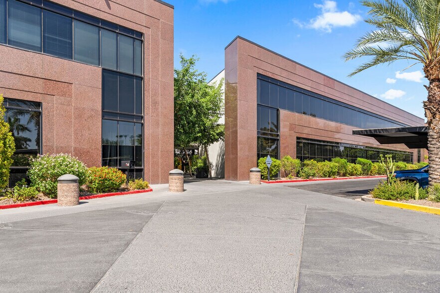 More Photos Of 3333 E Camelback Rd, Phoenix Office For Lease