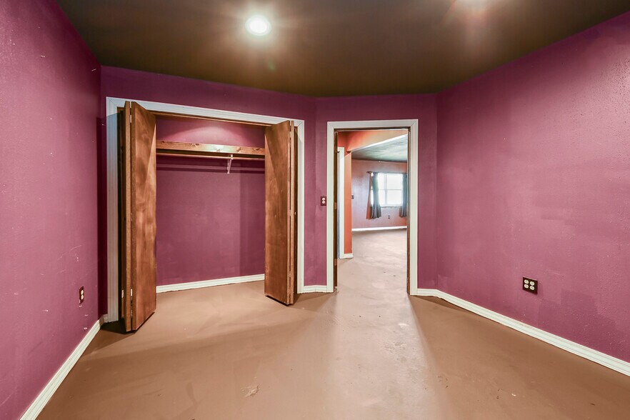 More Photos Of 109 Myrtle, Pierce City Storefront Retail Residential For Sale