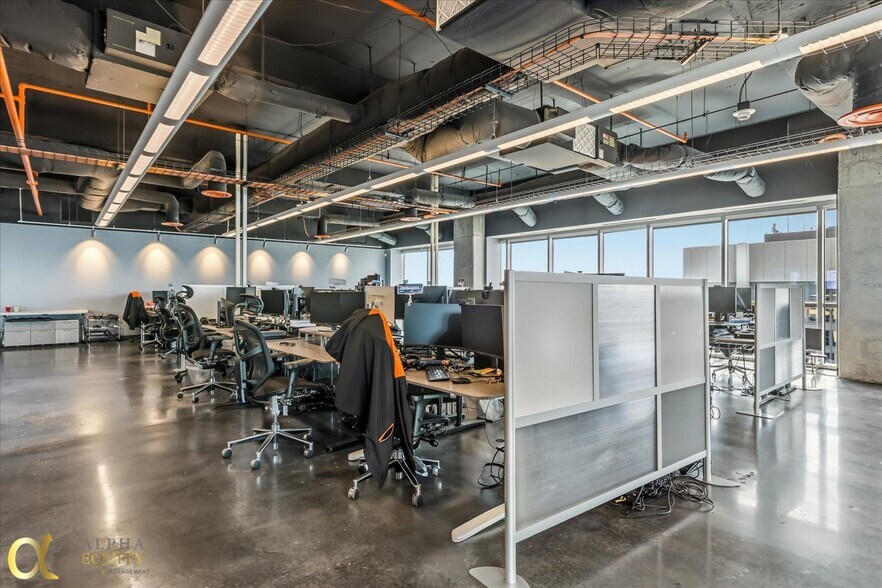 More Photos Of 189 S Orange Ave, Orlando Office Residential For Sale