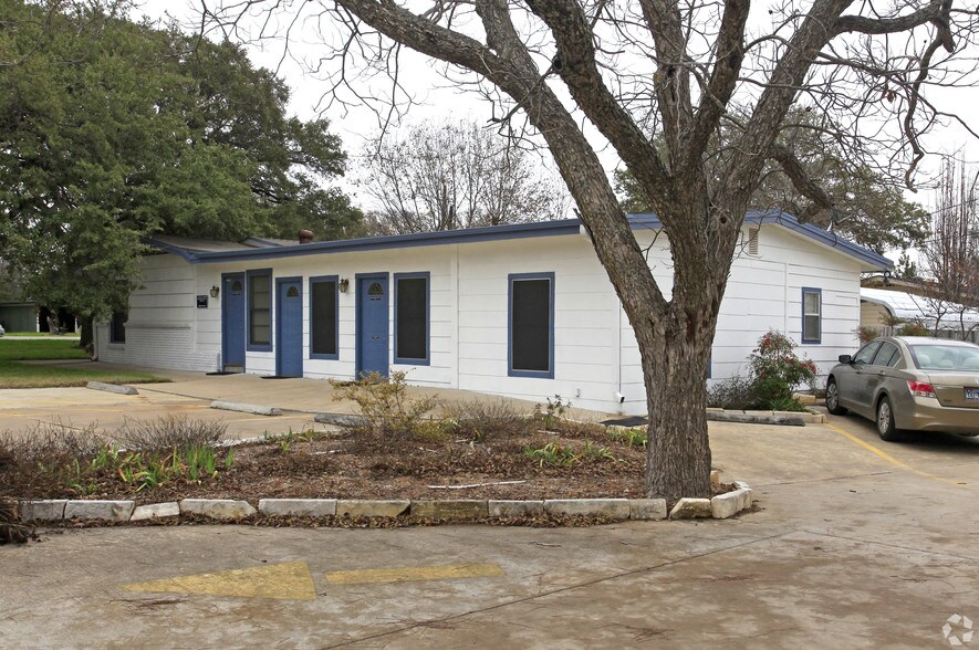 More Photos Of 1618 Williams Dr, Georgetown Office For Lease